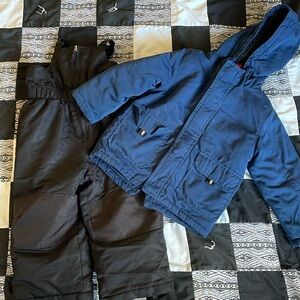Boys winter snow set coat and snowpants! 3T